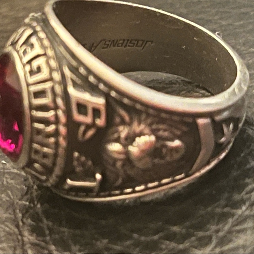 WILDCATS CLASS RING WEST BRIDGEWATER BASKETBALL 🏀 - Picture 5 of 8